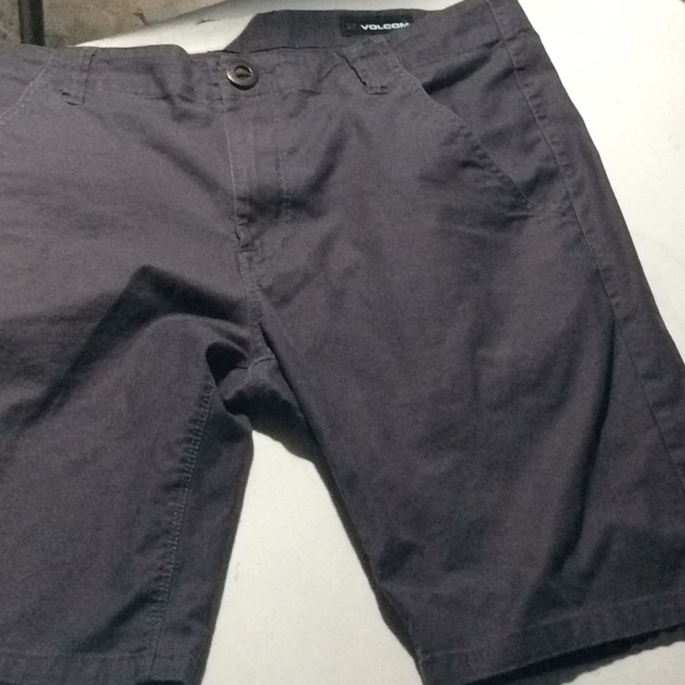 Volcom Shorts - Picture 3 of 3